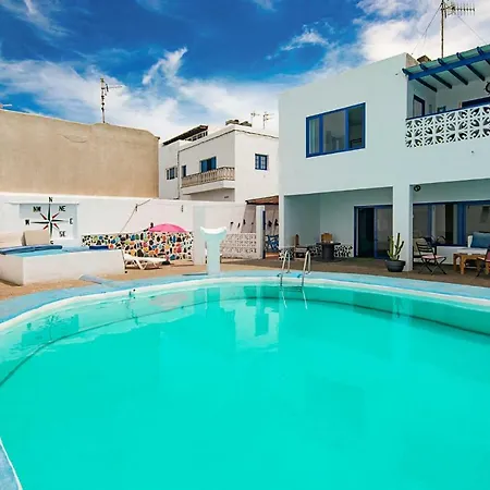 House Πανσιόν *